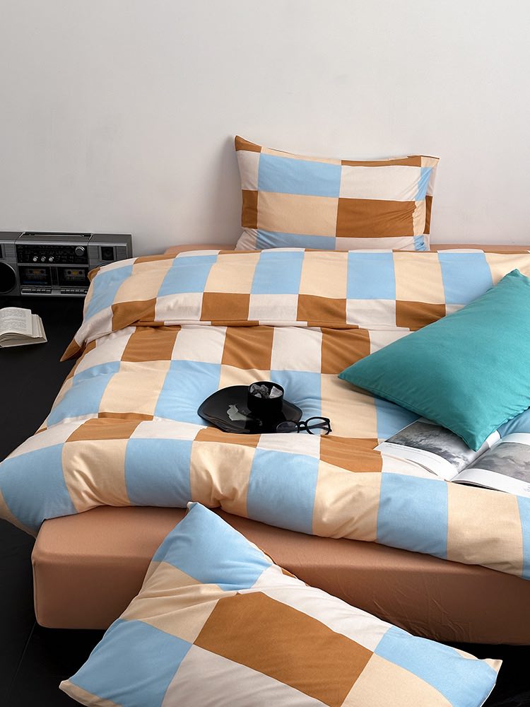 Dopamine Checker Duvet Cover Set With Pillowcases & Fitted Sheet